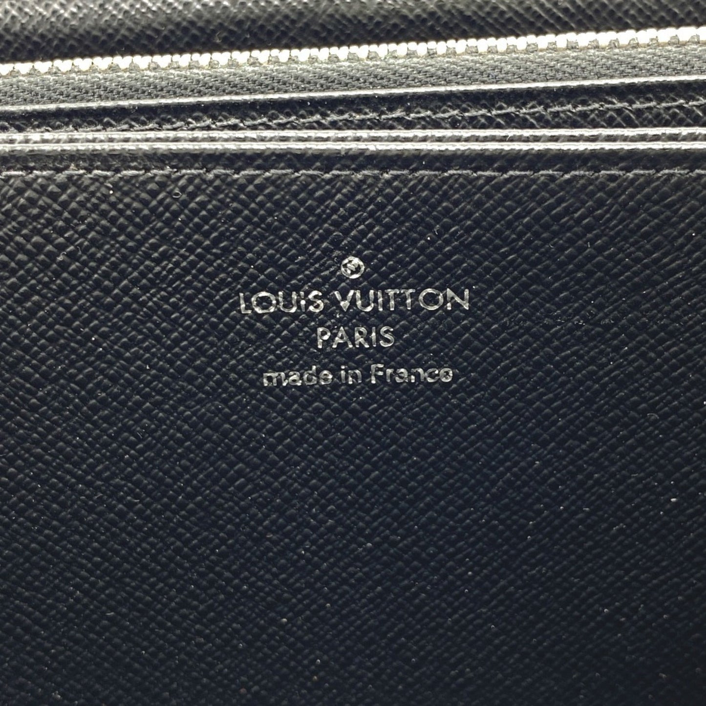 Louis Vuitton Zippy wallet