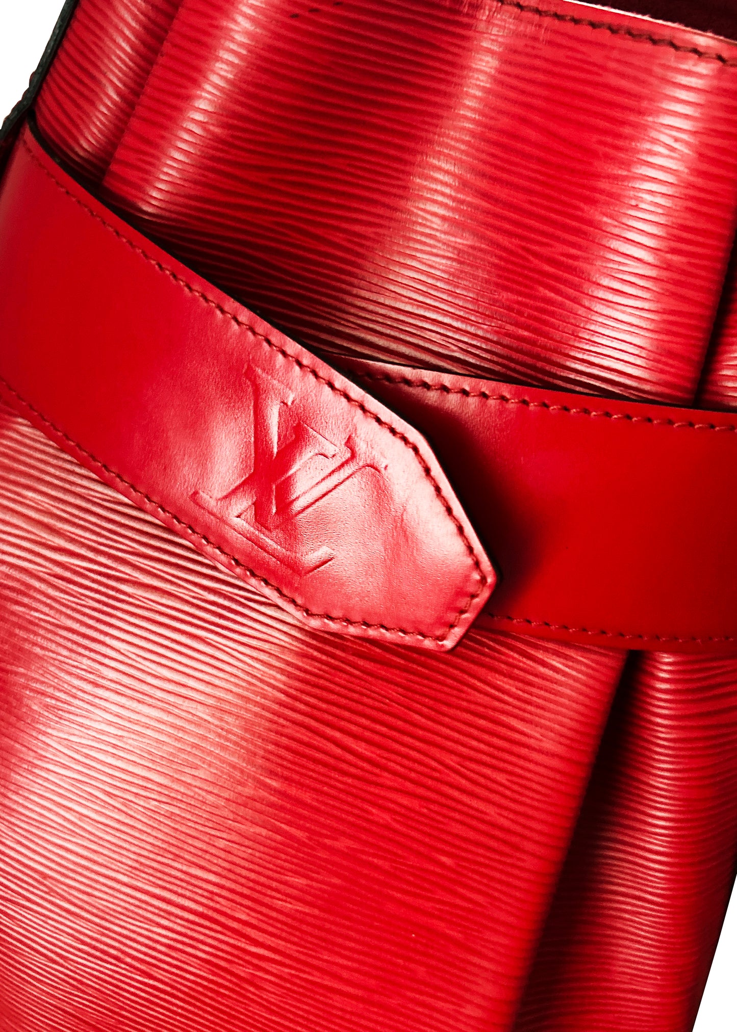 Louis Vuitton Sac d'Epaule PM Epi Leather Bucket Bag